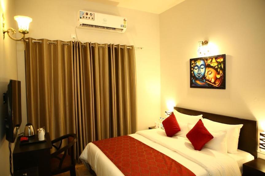 Hotel Anandan Citrine Vrindāvan Exterior foto